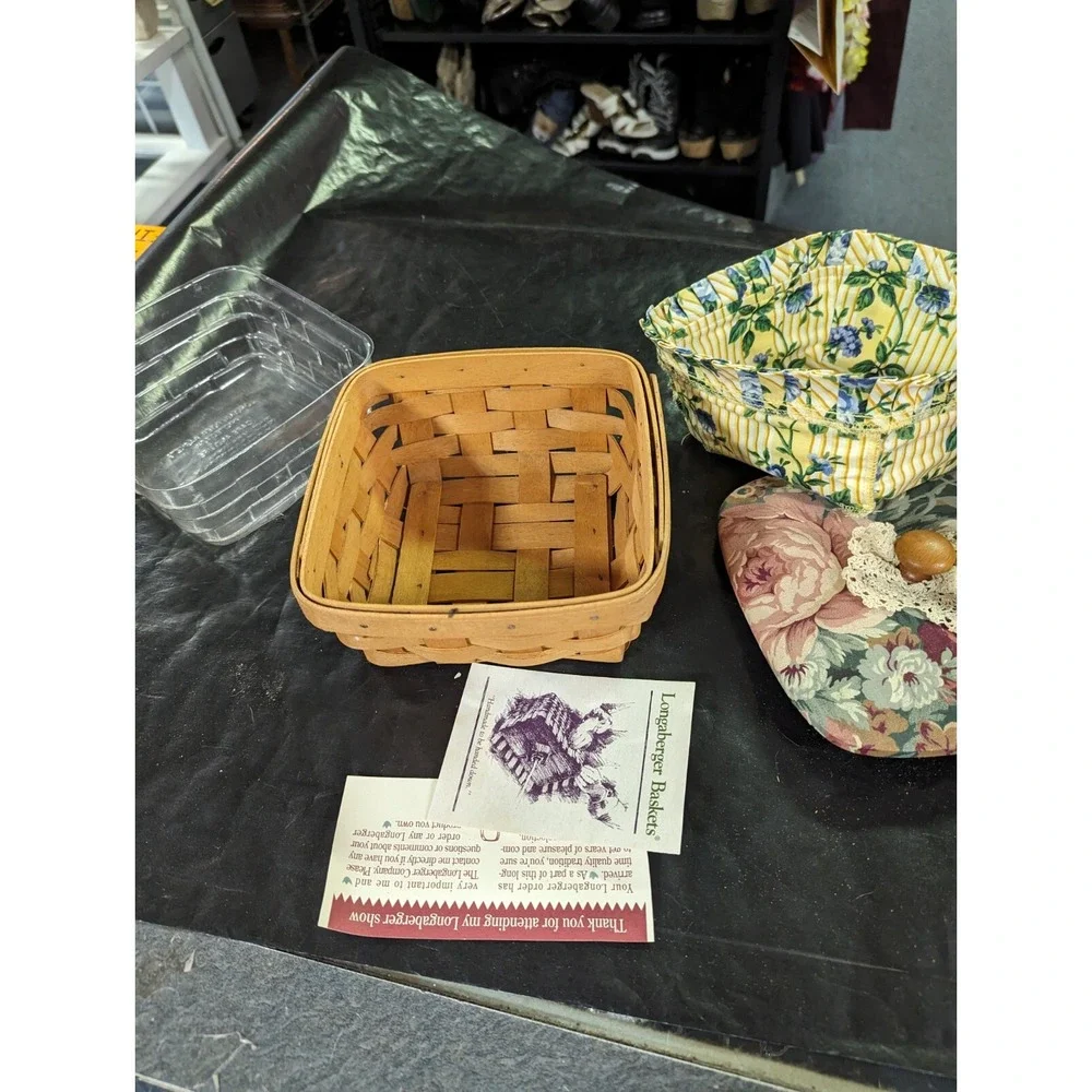 Longaberger 1993 small berry basket 11304 lining plastic Heart of design‎ lid